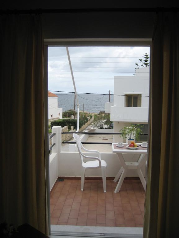 Ouranos Studios Kalamaki Habitación foto